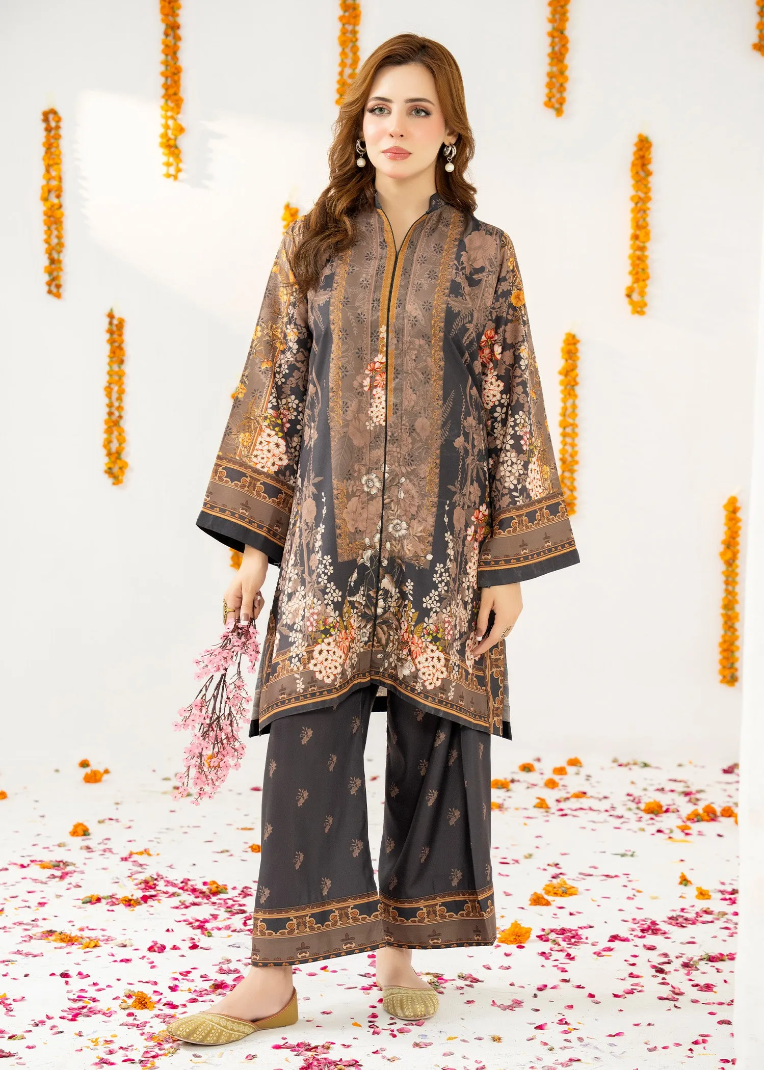 Lawn Kurta Set in Charcoal Black