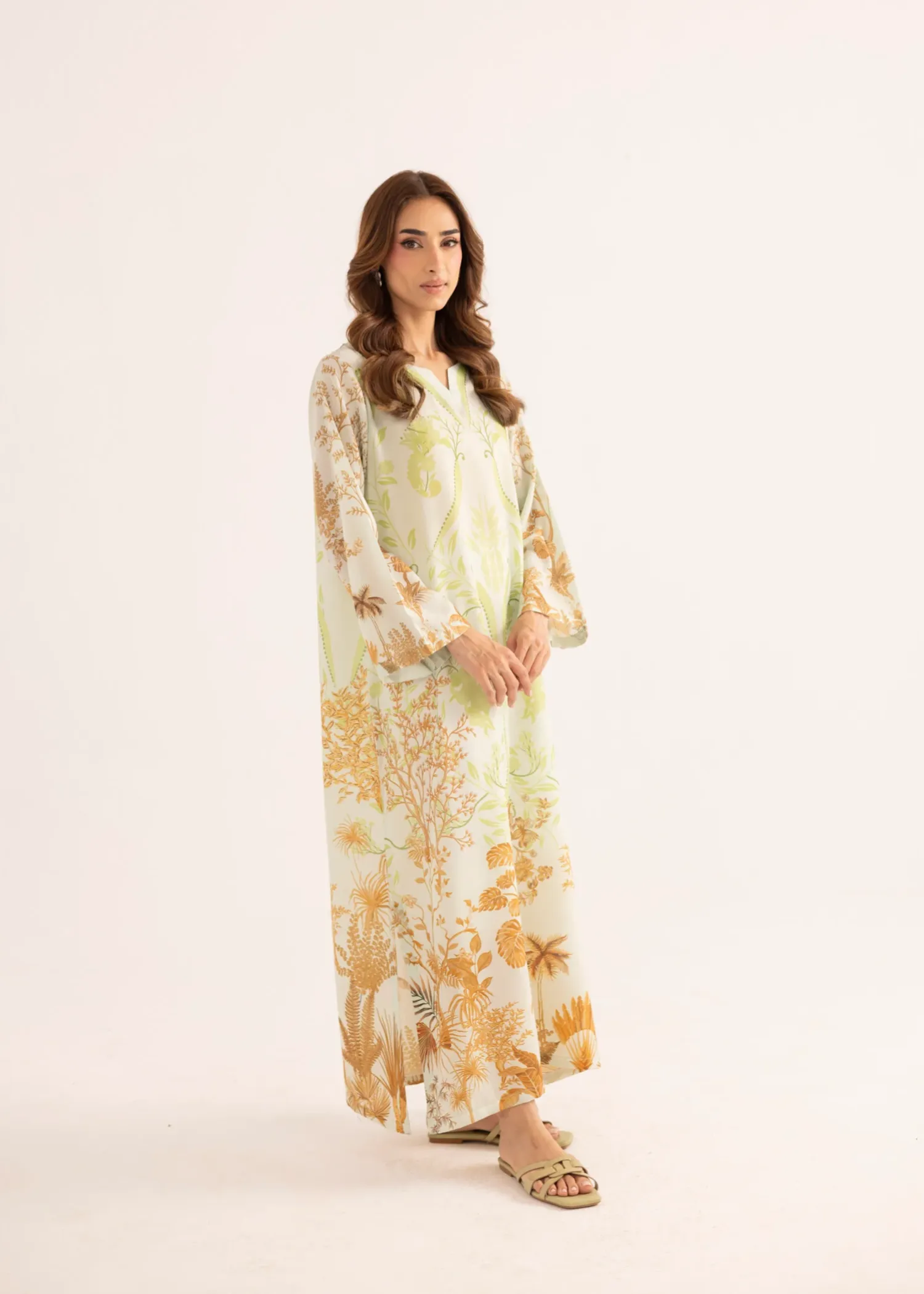 Lawn Kaftan in Tea Green
