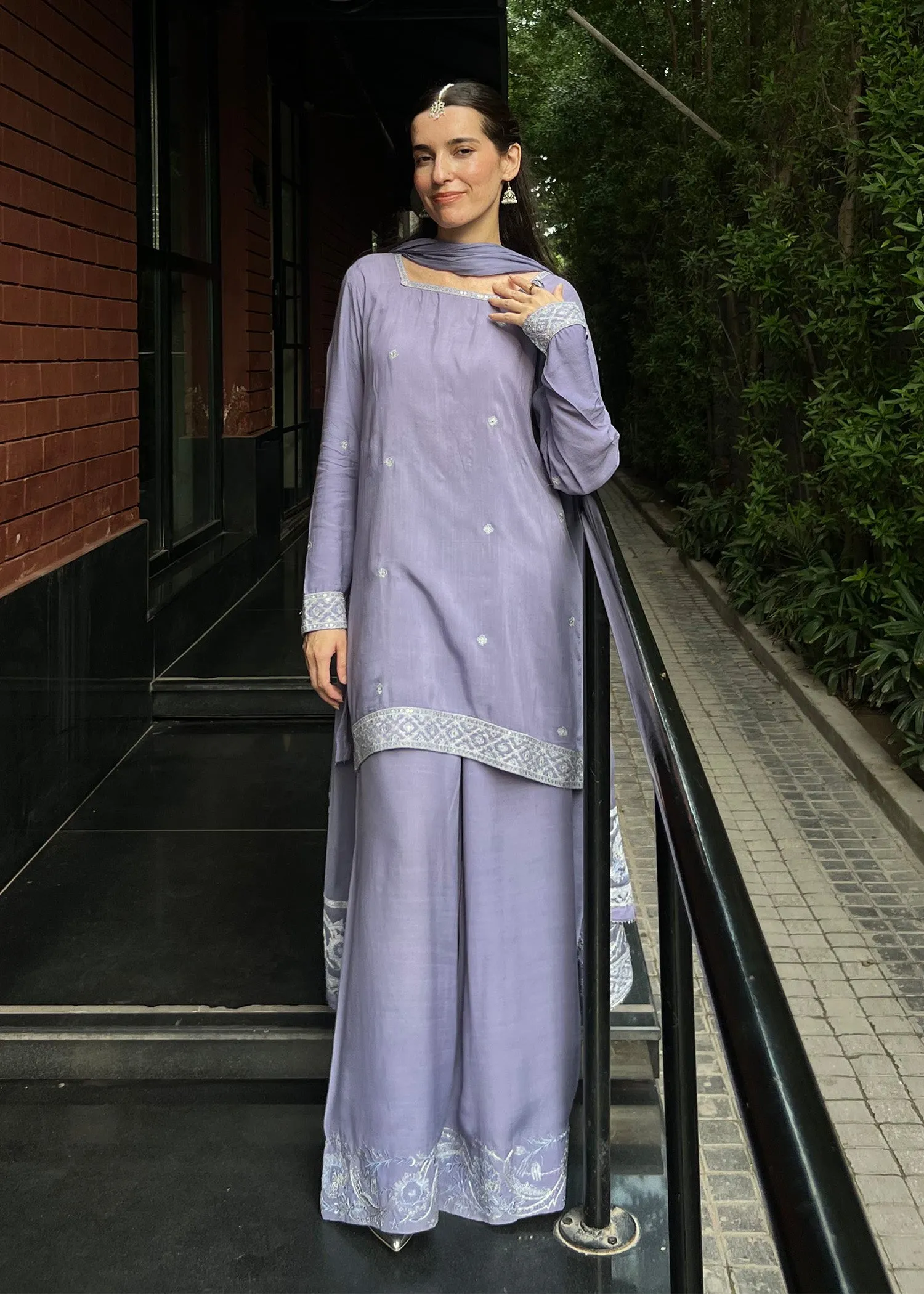 Embroidered Kurta Set in Purple Ash