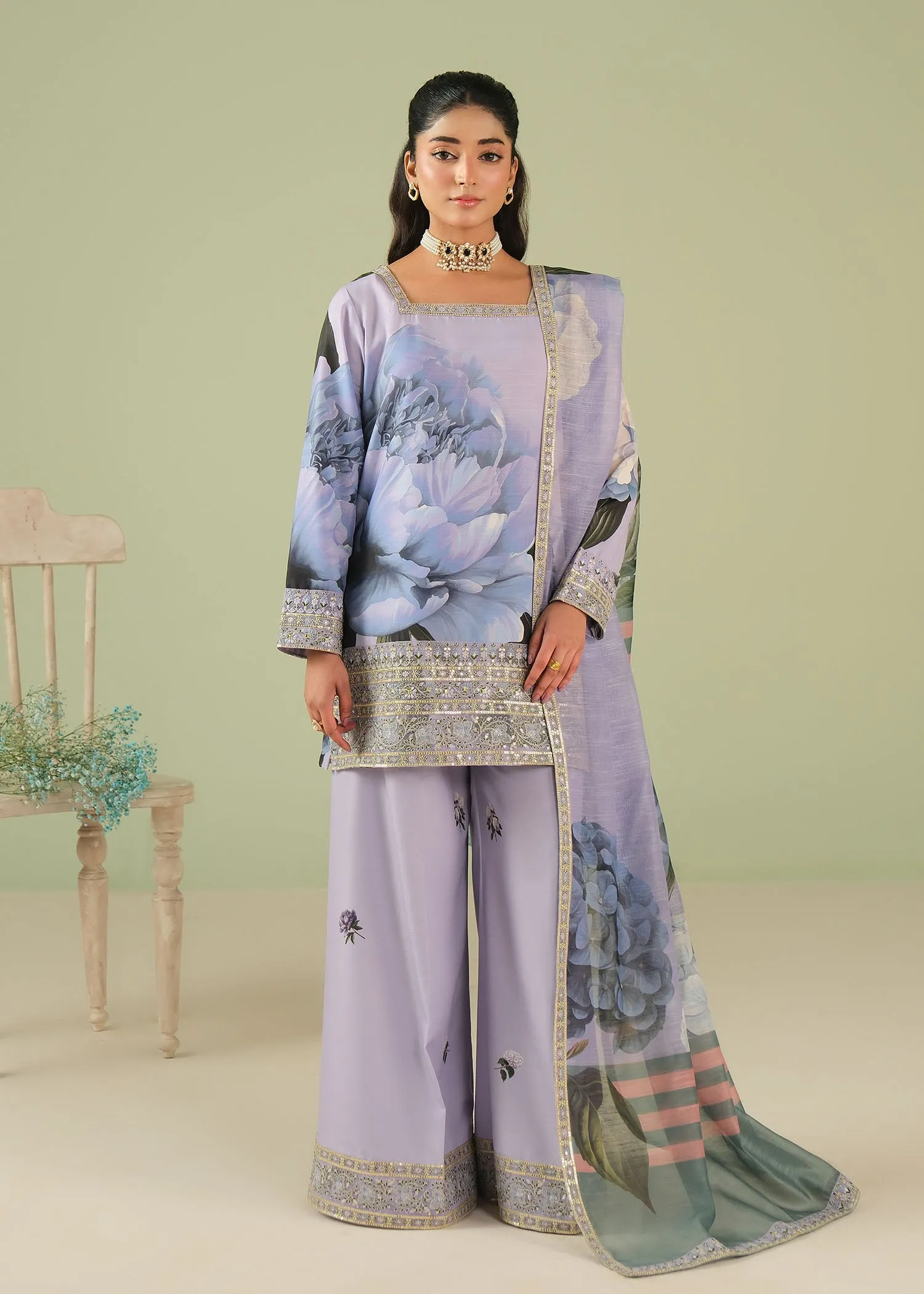 Embroidered Kurta Set in Lavender